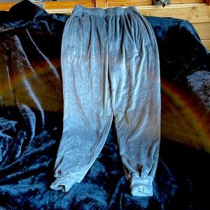 Skims Size Med. Velour jogger/ gunmetal